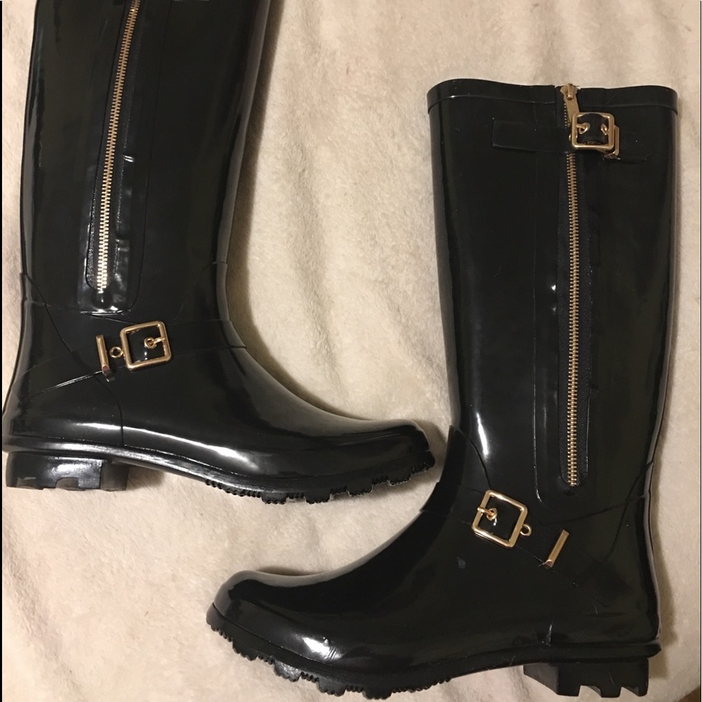 BRAND NEW/NEVER WORN RAIN BOOTS